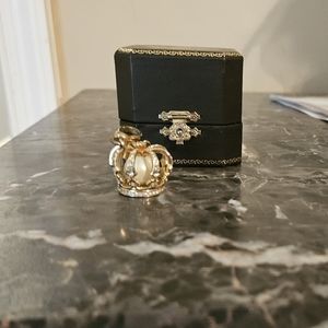 Brand new juicy couture Gold Crown Pearl Charm